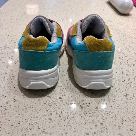 Zara 👟 💕 - Picture 4 of 4